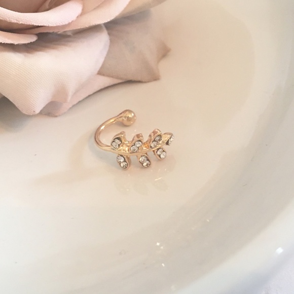 Rhinestone Leaf Ear Cuff (1 pc.) - Picture 5 of 7